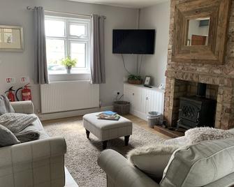 The Cottage - Derby - Olohuone