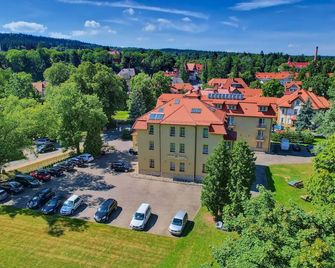 Villa Tilia - פולניצה זדרוי - בניין