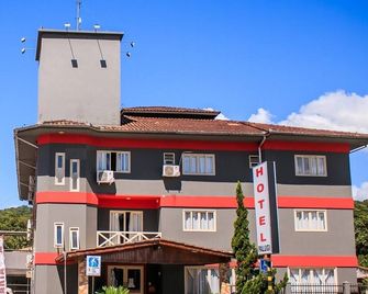 Hotel Palugi - Cares - Edificio