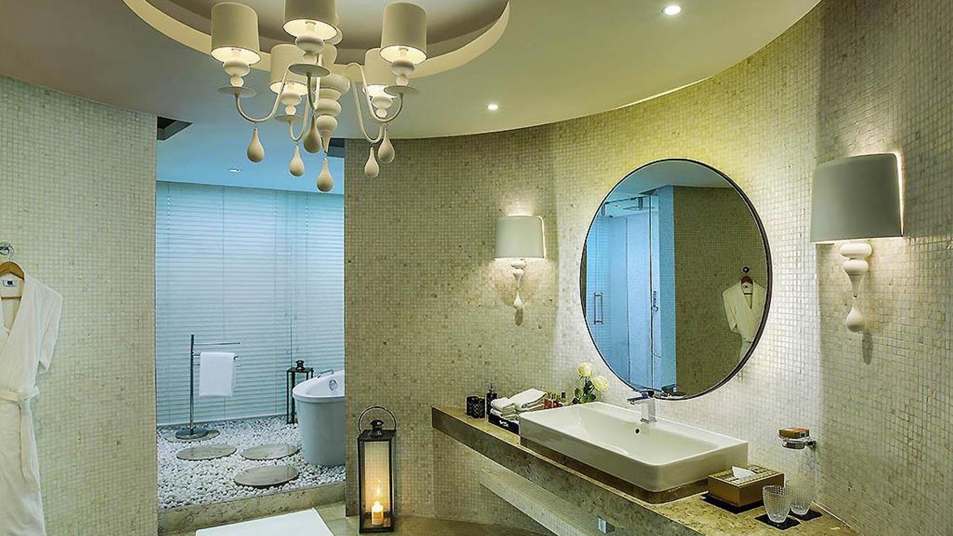 Novotel Kolkata Hotel And Residences