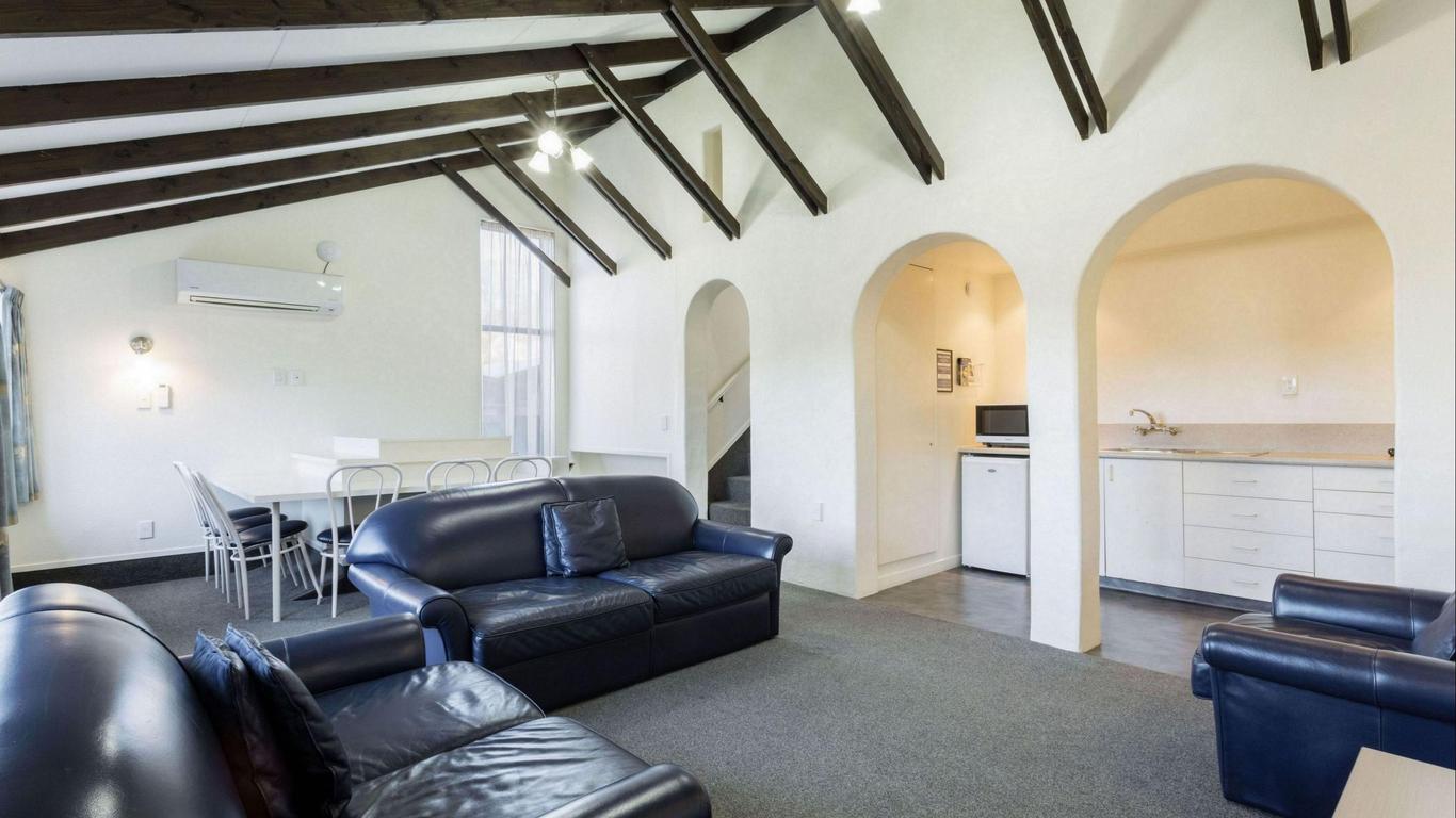 755 Regal Court Motel