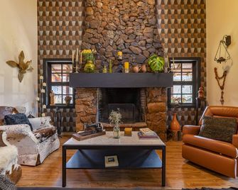 Pousada Vila 505 - קאנלה - סלון