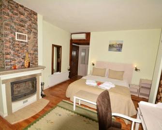 Reis Inn Hotel Kazdaglari - Küçükkuyu - Bedroom