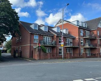 Beautiful 2-Bed Apartment In Poulton-Le- - Poulton-le-Fylde - Building