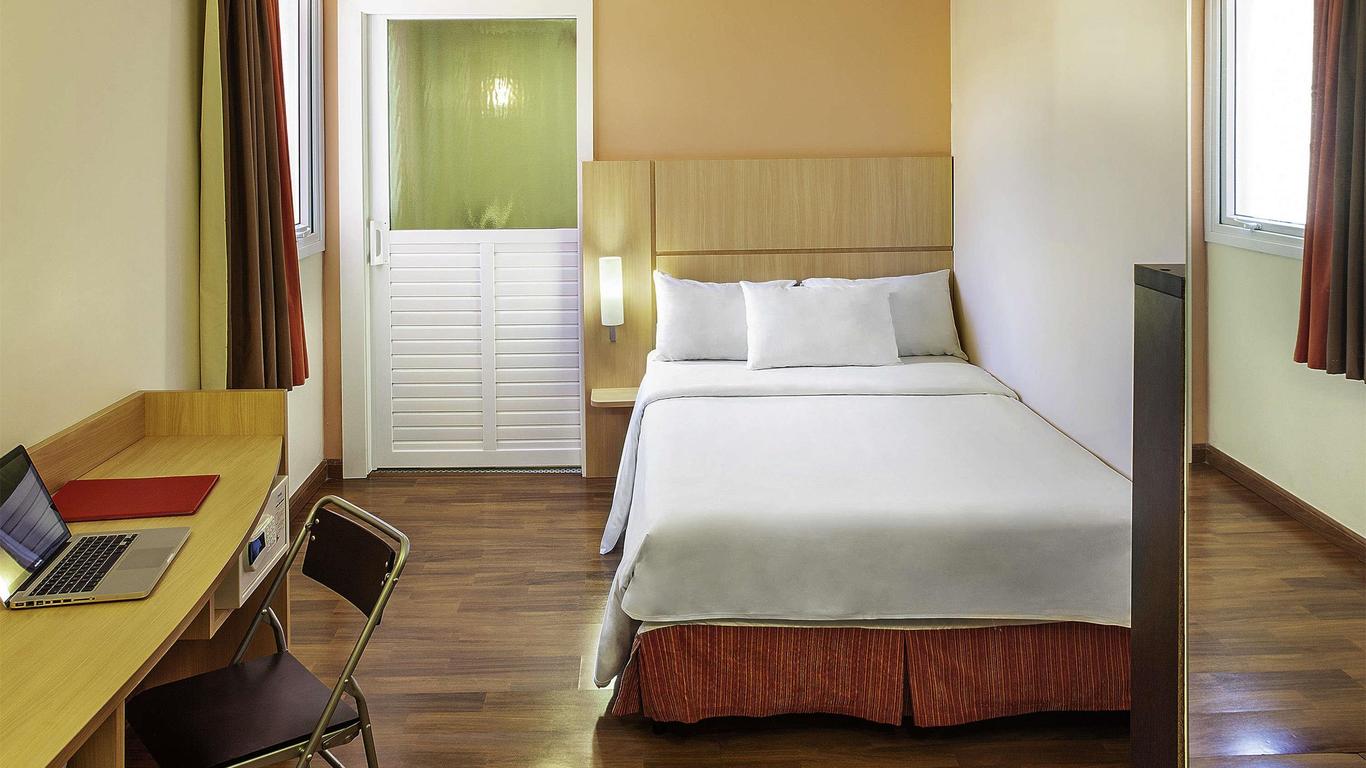 美景市阿豐索佩納宜必思快捷飯店