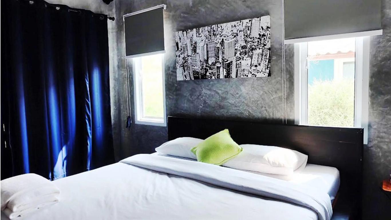 Nitiporn Resort kohphayam & seaagain bar and restaurants