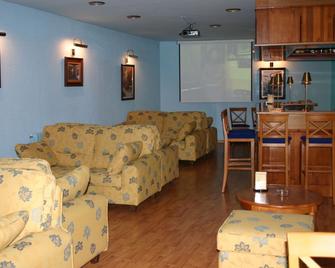 Hotel Can Mestre - El Pont de Suert - Living room