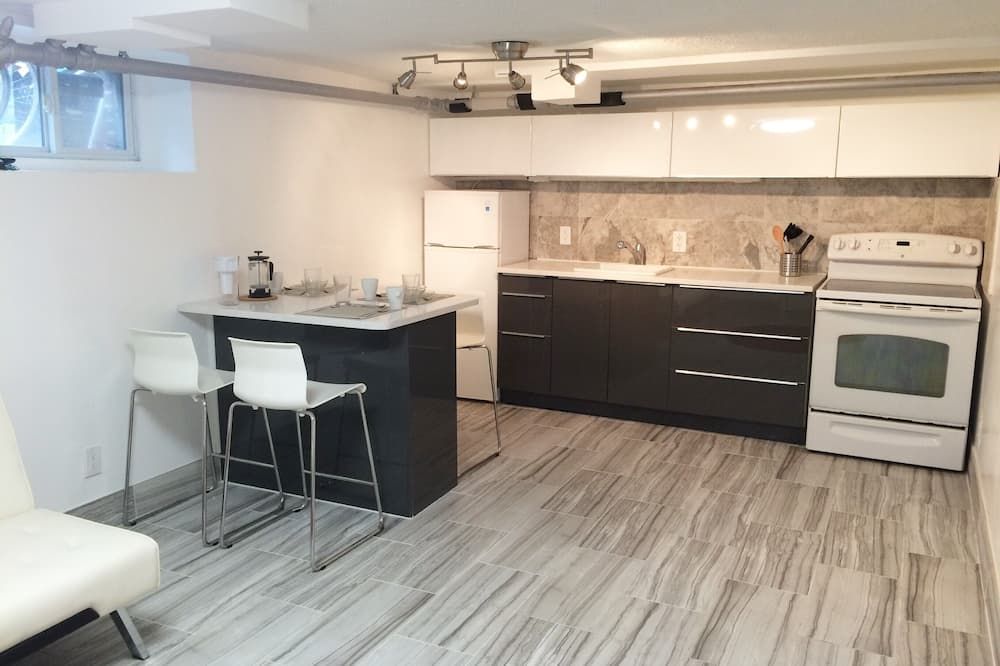 Bright, All New Semi Basement Apartment - קווינס - מטבח