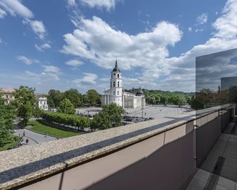 Amberton Cathedral Square Hotel Vilnius - Vilna - Balcón