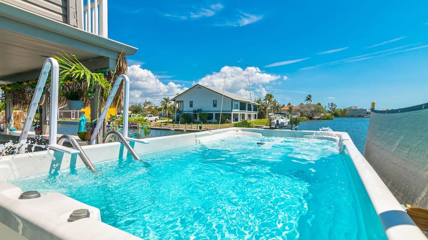 Latitude 26 Waterfront Boutique Resort - Bonita Springs