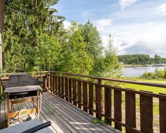 Luminous Lakeside Suite in Laukaa - Laukaa - Balcony