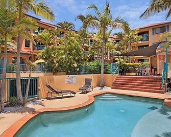 Sunrise Sea 8 - In the Heart of Coolangatta - Min. 3 Night Stays! - Coolangatta - Pool
