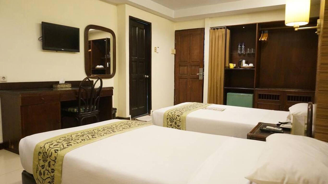 Losari Beach Hotel Makassar