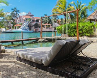 Chez Waffle Hotel - Puerto Aventuras
