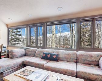 Classic Ski Ranches Cabin - Telluride - Living room
