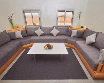 1 Tizin'Tichka By Family Stay Ouarzazate - Ouarzazate - Sala de estar