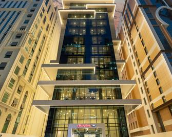 Hampton by Hilton Doha Old Town - Doha - Building