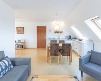 Central - Husum - Salon