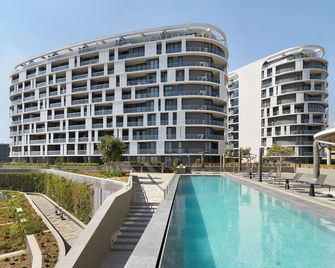 Ellipse Waterfall 31015 - Midrand - Pool