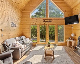 Rustic Retreat - Fire-pit Hot-Tub and more - Albrightsville - Wohnzimmer