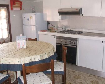 Accommodation close to the sea and the city - Quartu Sant'Elena - Cocina