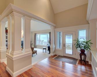 Castle with the Lake Sammamish View - Sammamish