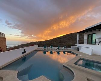 Promo 5% Weekly/10% Monthly villa Emidora With Heated Pool And Jacuzzi! - El Pescadero - Basen