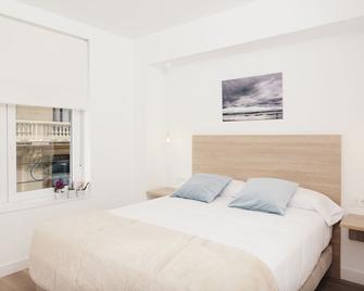 Pension Del Mar - San Sebastian - Bedroom