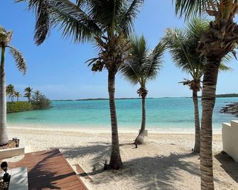Private Oceanfront Home, Direct Water Access, Dock Option & Near Town, New Reno - Georgetown - Playa