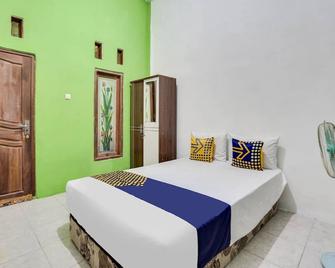 OYO 91747 Gamping Homestay Syariah - Gresik - Habitación