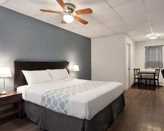 Howard Johnson by Wyndham Grande Prairie - Grande Prairie - Habitación