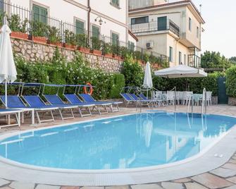 Hotel La Pergoletta - Massa Lubrense - Zwembad