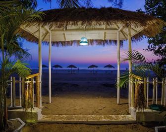 Larisa By The Beach, Morjim - Morjim - Beach