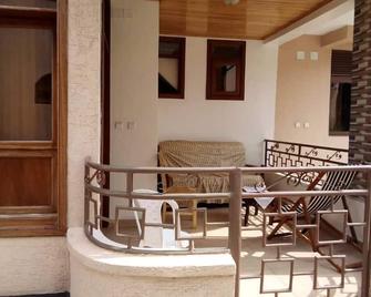 Pearl Guest House by Green Safaris - Ruhengeri - Patio