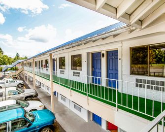 OYO Hotel Centralia - Centralia - Gebouw