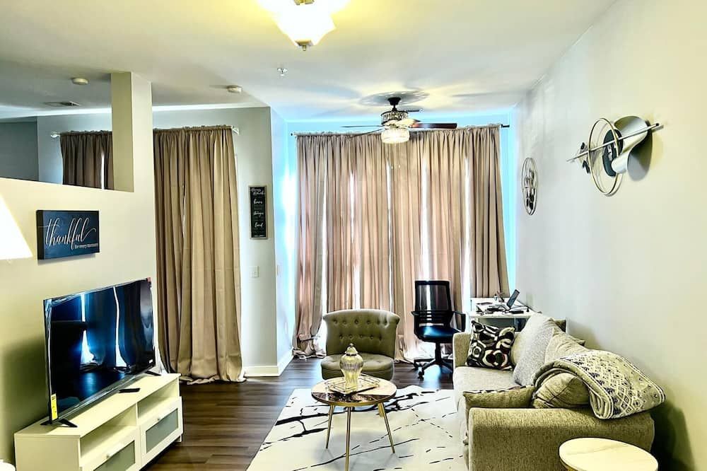 Beautiful Uptown Adventure Apartment - שרלוט - סלון