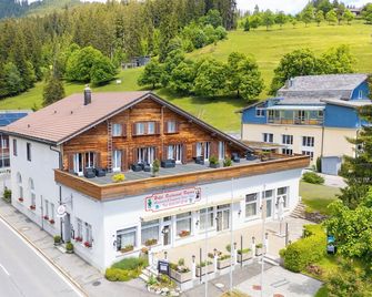 Self-check-in hotel regina - Beatenberg - Gebäude