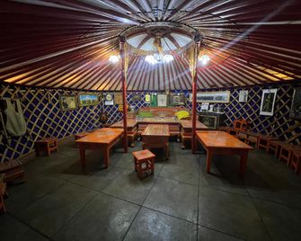 Negdelchin Hotel & Service Apartment - Ulaanbaatar - Restaurant