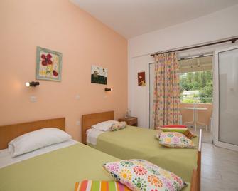 Marina Studios - Sidari - Habitación
