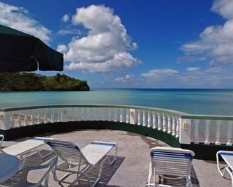 Gem Holiday Beach Resort - St. George's - Balkon