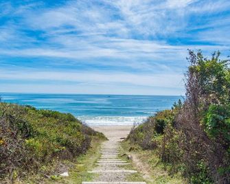 Hither Hills beach parking pass! 4 bedroom, private ocean access, beach house - Montauk - Playa