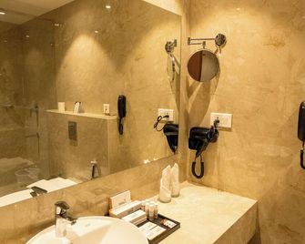 Hotel Grand Ajantha - Changanācheri - Baño