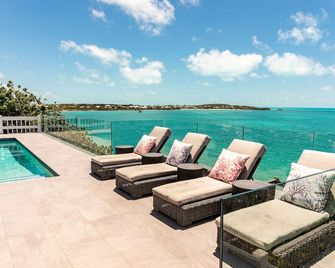 Oceanfront Villa - Private Dock For Snorkeling, 3 Mins To Private Beach - Five Cays Settlement - Piscine
