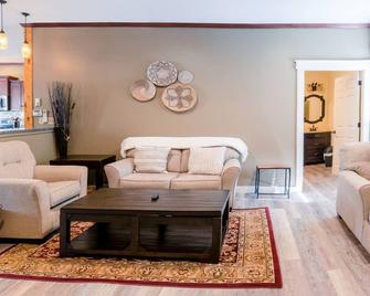House close to Acadia National Park - Ellsworth - Sala de estar
