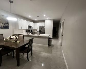 New Construction clean 3 Bedroom 2 full Bathroom , Fully equipped kitchen - West Park - Dining room
