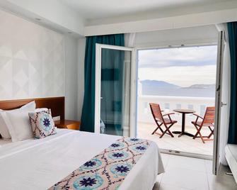 جراند بيتش مايكونوس - ميكونوس