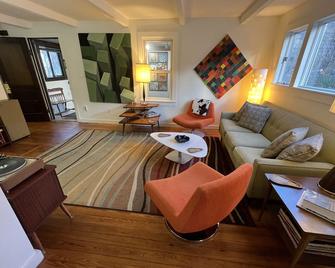 Heart Of Phoenicia - Phoenicia - Living room