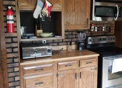Full Home Rental - Horicon Marsh Area (Great for Outdoor/Family Activities) - Mayville - Kitchen