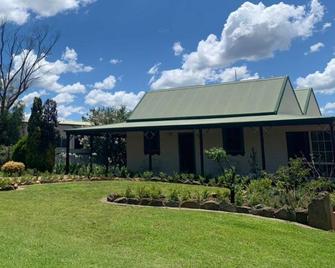 Boutique Country Style Cottage Close to Town - Dunedoo - Edifício