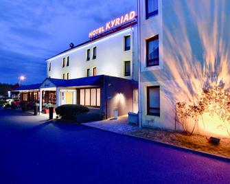 Hotel Kyriad Tours Sud - Chambray lès Tours - Chambray-lès-Tours - Building